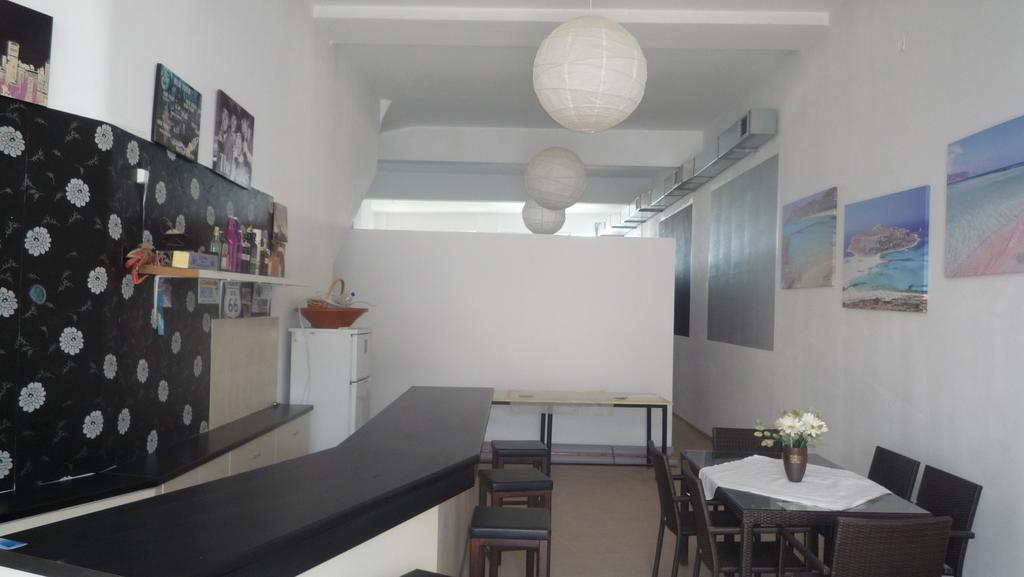 Hostel Stylianos Kíssamos Exteriör bild
